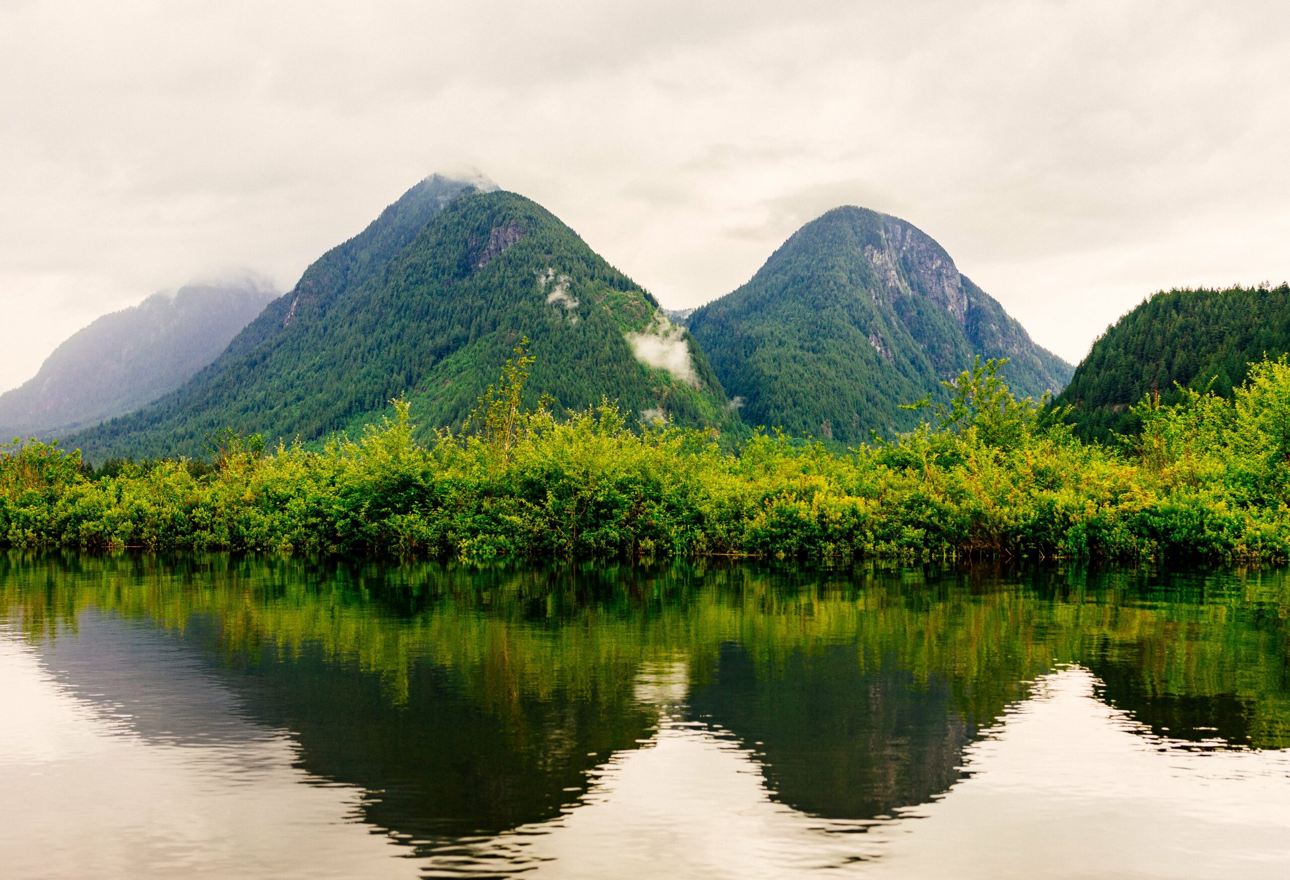 Photographie des montagnes de Na Pali